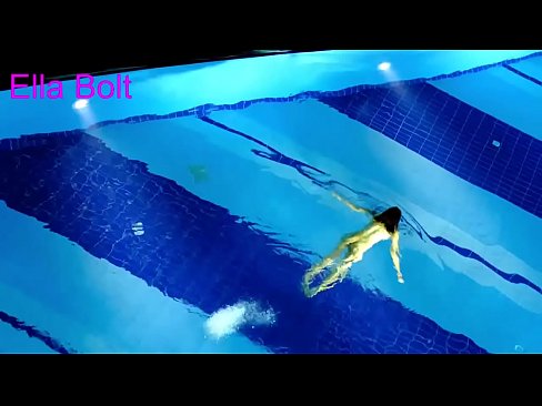 ❤️ මට නැරඹීම නැවැත්විය නොහැක, තරුණ රන්වන්තිය ELLA BOLT නිවාඩු නිකේතනයේ තටාකයේ නිරුවතින් පිහිනීමට හසු විය ගුද අශ්ලීල අප වෙත  ❤