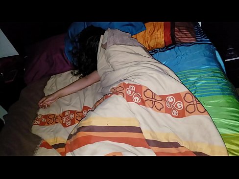 ❤️ ස්ටේප්සන් තම තරුණ සුළු මව නිදා සිටියදී ඇයට බැණ වදියි. ගුද අශ්ලීල අප වෙත  ❤